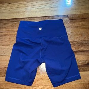 Lululemon 6 inch Wunder Under Train Biker shorts